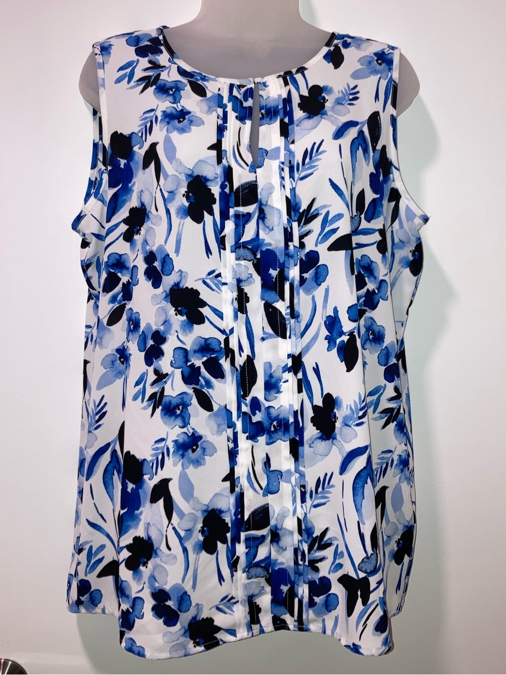 Karl Lagerfeld Paris Blue White Floral Sleeveless Ruffle Blouse Large NWT